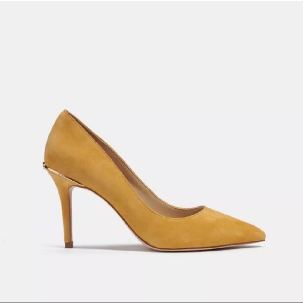 Coach Mustard Yellow Pointed Heels - Picture 2 of 8